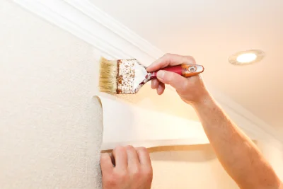 Pose de papier peint à Saules — revêtements muraux et toiles de verre